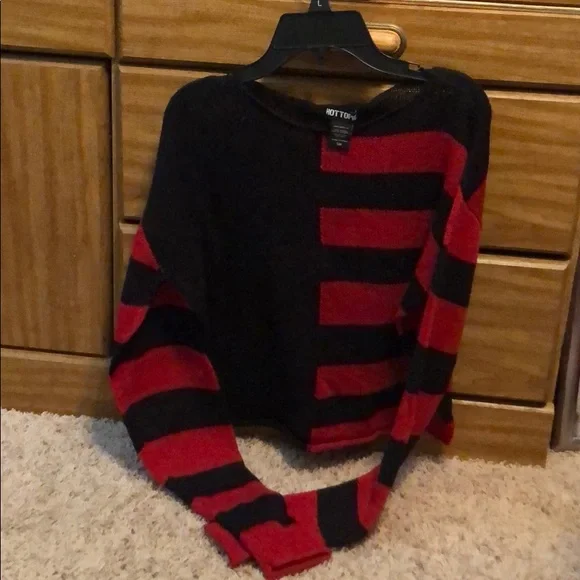 Hot Topic Ladies Size S Sweater - Picture 1 of 3